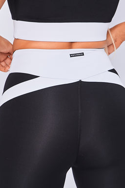 Body Language Black Onyx Chloe Leggings