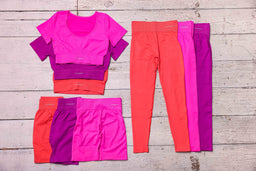 Second Skin Coral Seamless Scrunch Leggings